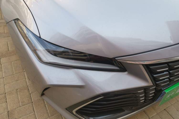 Used Toyota Avalon 2023 2.0L Premium Edition Right Front Headlight