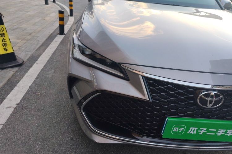 Used Toyota Avalon 2023 2.5L Luxury Edition Right Front Headlight