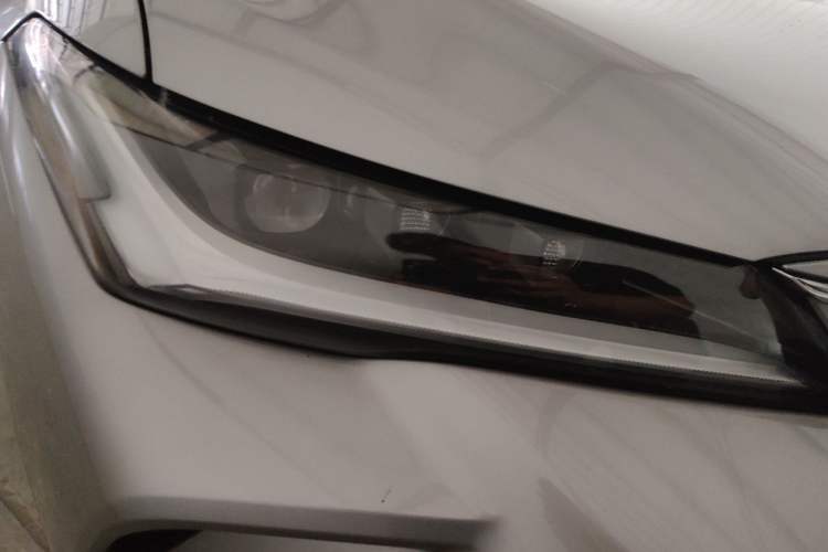 Used Toyota Avalon 2023 2.0L Luxury Edition Right Front Headlight
