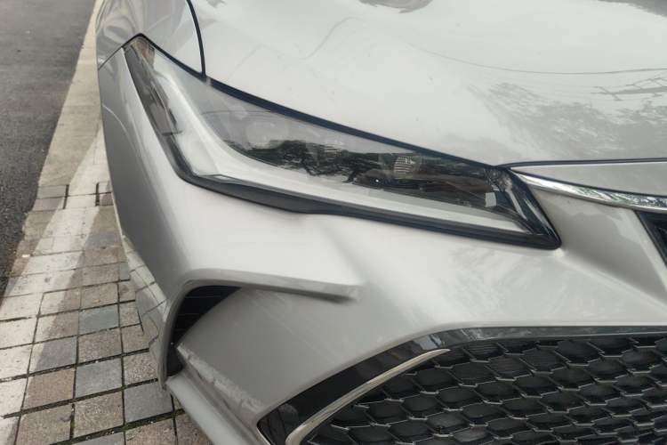 Used Toyota Avalon 2023 2.5L Luxury Edition Right Front Headlight