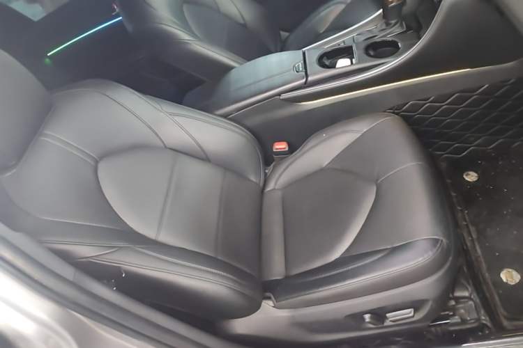 Used Toyota Avalon 2023 2.0L Premium Edition Right Front Seat