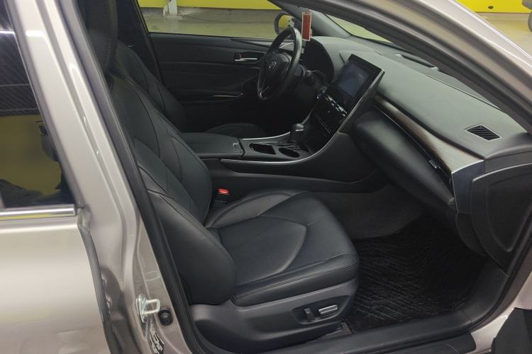 Used Toyota Avalon 2023 2.0L Premium Edition Right Front Seat