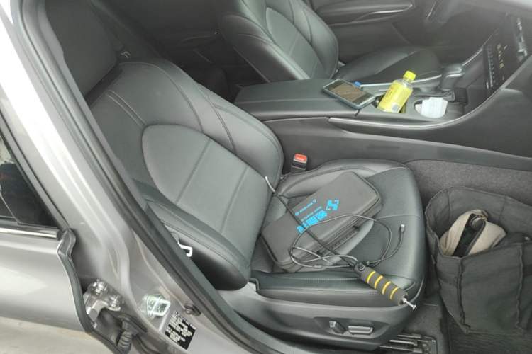 Used Toyota Avalon 2023 2.5L Luxury Edition Right Front Seat