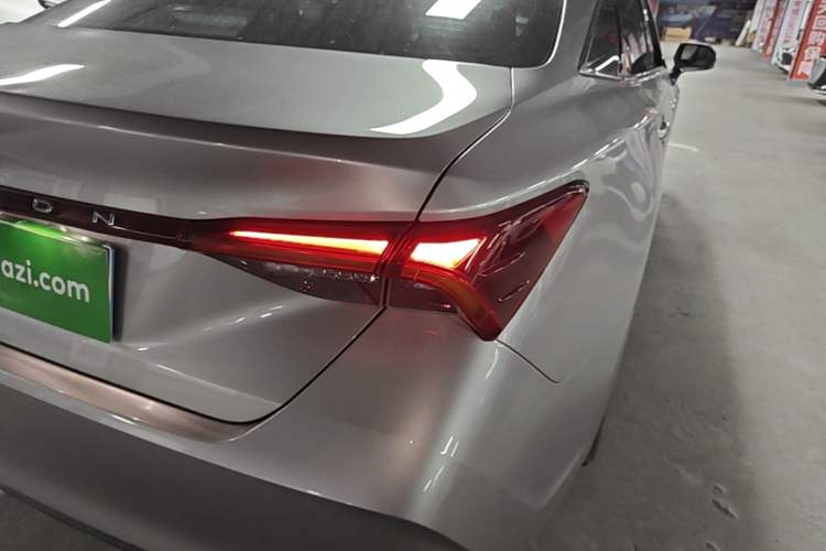 Used Toyota Avalon 2023 2.0L Luxury Edition Right Rear Taillight