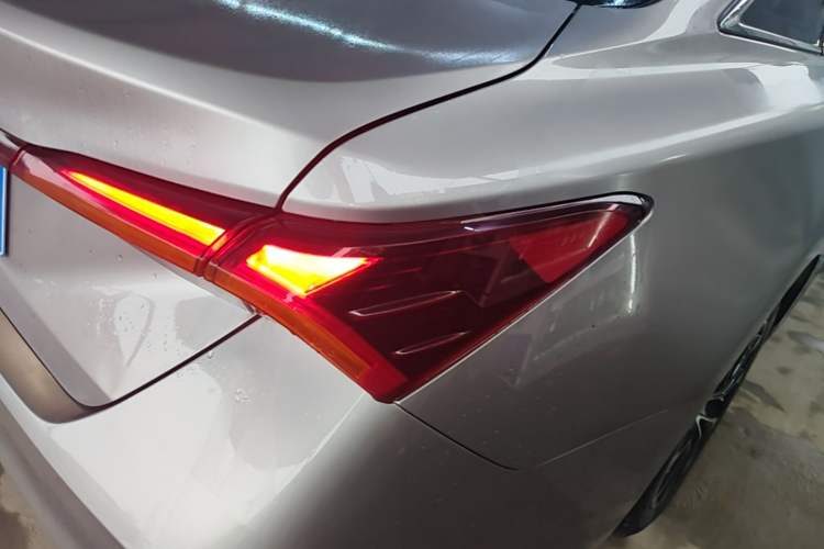 Used Toyota Avalon 2023 2.0L Premium Edition Right Rear Taillight