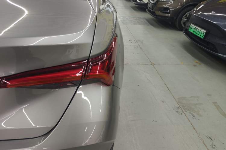 Used Toyota Avalon 2023 2.0L Premium Edition Right Rear Taillight