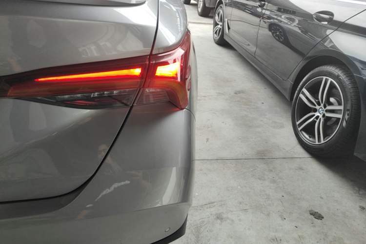 Used Toyota Avalon 2023 2.5L Luxury Edition Right Rear Taillight