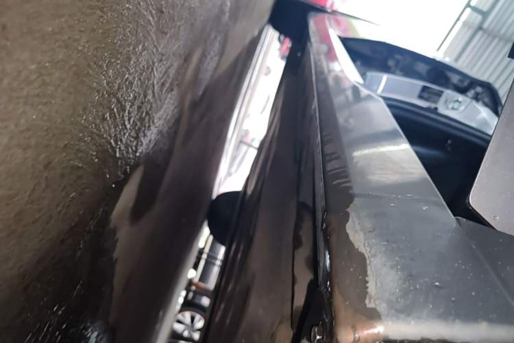 Used Toyota Avalon 2023 2.0L Premium Edition Right Side Sill
