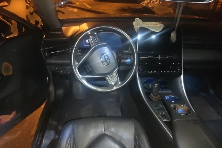 Used Toyota Avalon 2023 Dual-Motor 2.5L XLE Prestige Edition Steering Wheel
