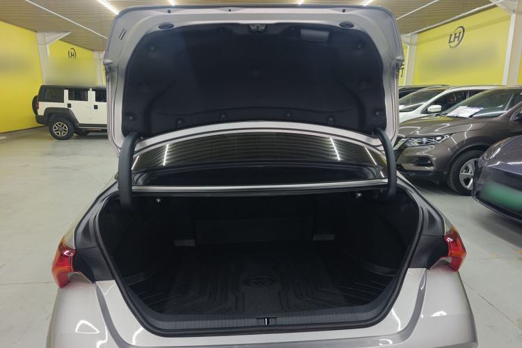 Used Toyota Avalon 2023 2.0L Premium Edition Trunk