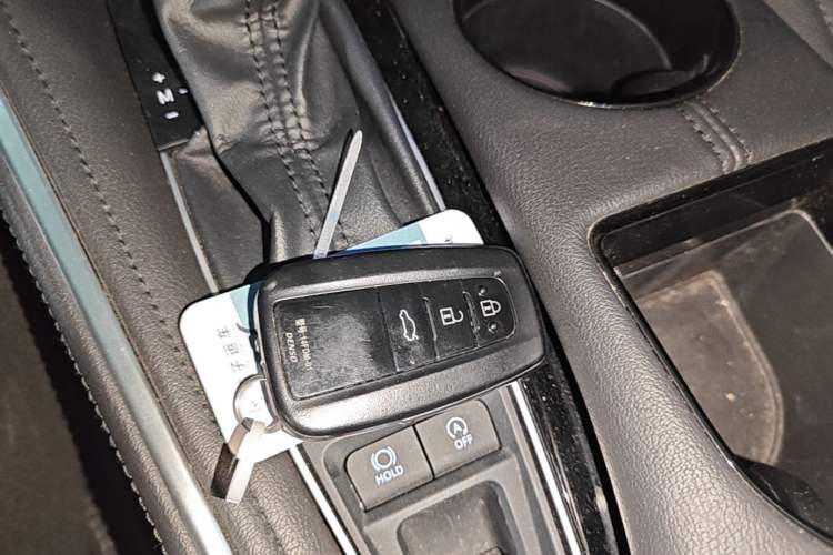 Used Toyota Avalon 2023 2.0L Luxury Edition Vehicle Key