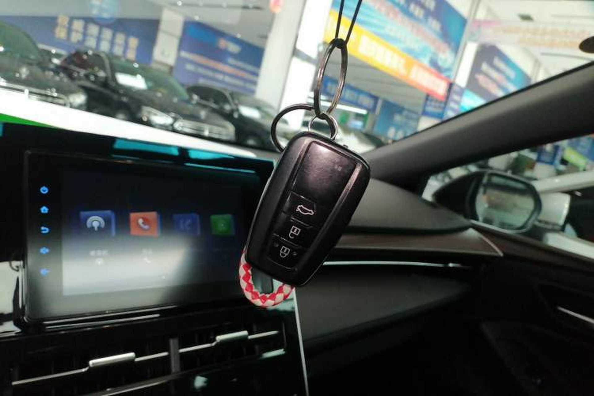 Used Toyota Avalon 2023 2.0L Premium Edition Vehicle Key