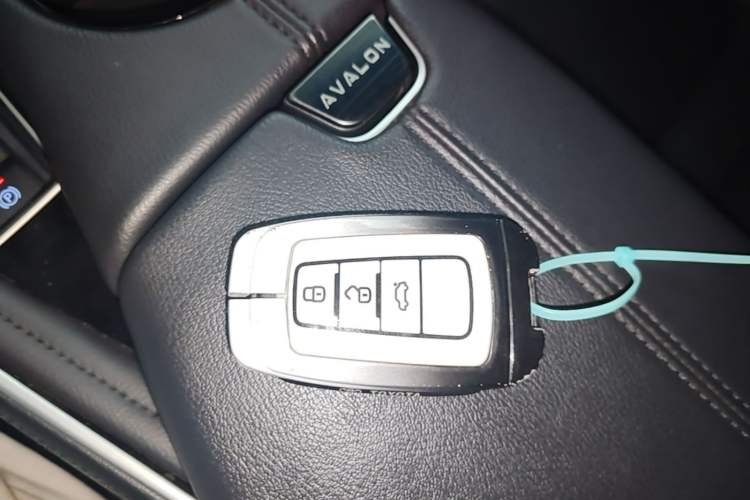 Used Toyota Avalon 2023 2.0L Premium Edition Vehicle Key