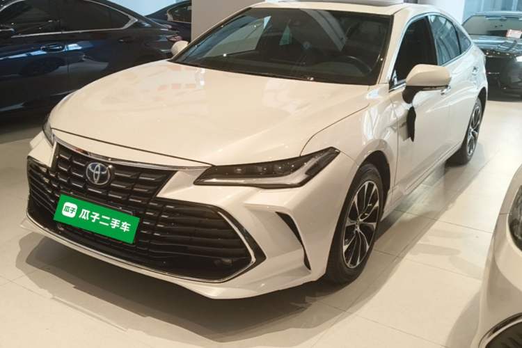 Toyota Avalon 2023 Dual-Engine 2.5L Luxury Edition