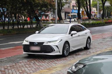 Used Toyota Avalon 2023 Dual-Engine 2.5L Luxury Edition