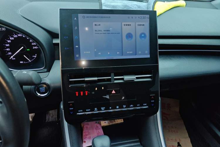 Used Toyota Avalon 2023 2.5L Luxury Edition Audio And AC Panel