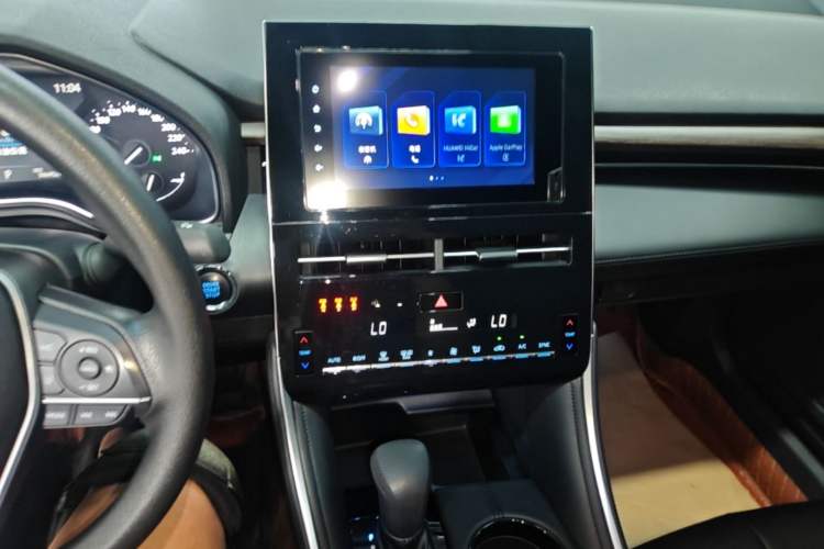 Used Toyota Avalon 2023 2.0L Progressive Edition Audio And AC Panel