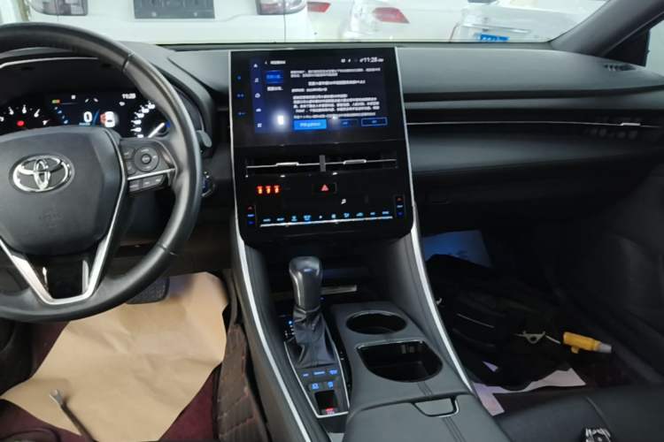 Used Toyota Avalon 2023 2.5L Luxury Edition Audio And AC Panel