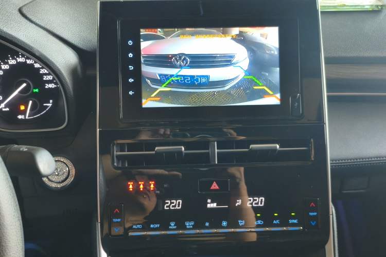 Used Toyota Avalon 2023 2.0L Progressive Edition Audio And AC Panel