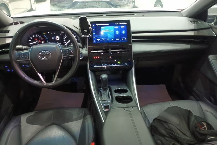 Used Toyota Avalon 2023 2.5L Luxury Edition Center Console
