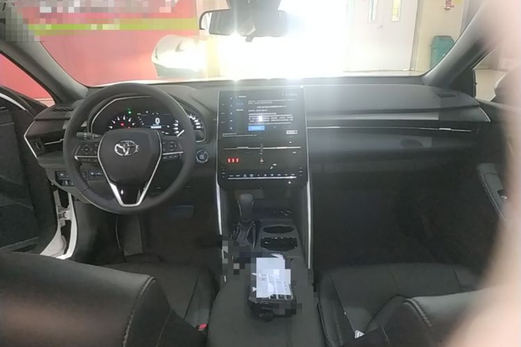 Used Toyota Avalon 2023 2.0L Luxury Edition Center Console