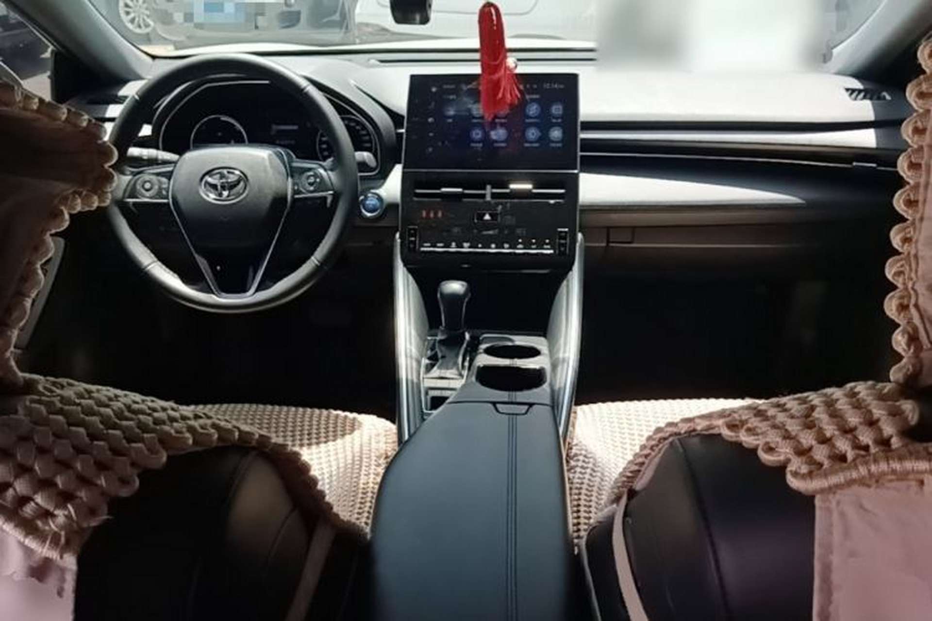 Used Toyota Avalon 2023 Dual-Engine 2.5L Luxury Edition Center Console