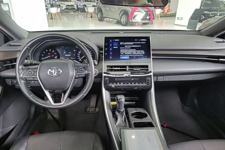 Used Toyota Avalon 2023 2.5L Luxury Edition Center Console