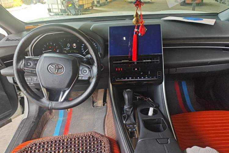 Used Toyota Avalon 2023 2.5L Luxury Edition Center Console