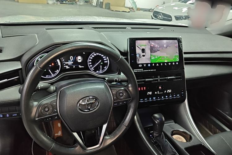Used Toyota Avalon 2023 Dual-Engine 2.5L Luxury Edition Center Console