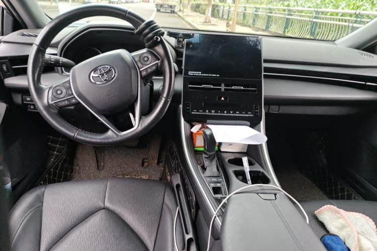 Used Toyota Avalon 2023 Dual-Engine 2.5L Luxury Edition Center Console