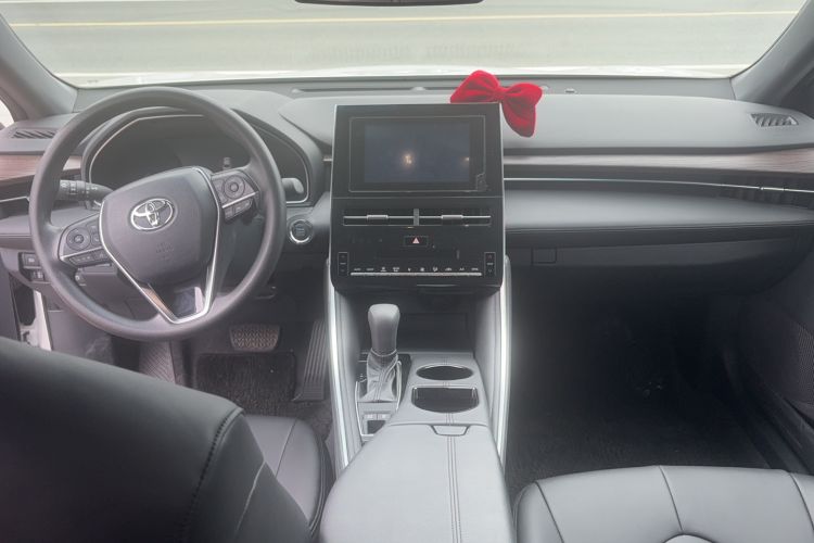 Used Toyota Avalon 2023 2.0L Progressive Edition Center Console