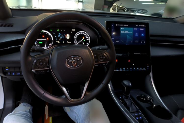 Used Toyota Avalon 2023 Dual-Engine 2.5L Luxury Edition Center Console