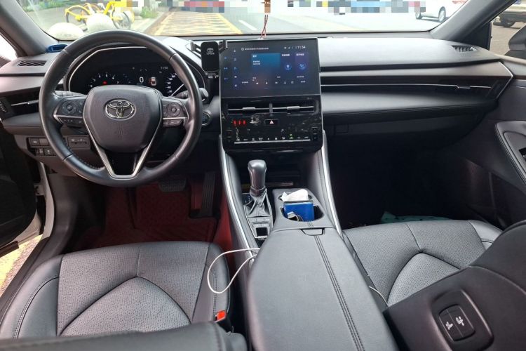 Used Toyota Avalon 2023 2.5L Luxury Edition Center Console