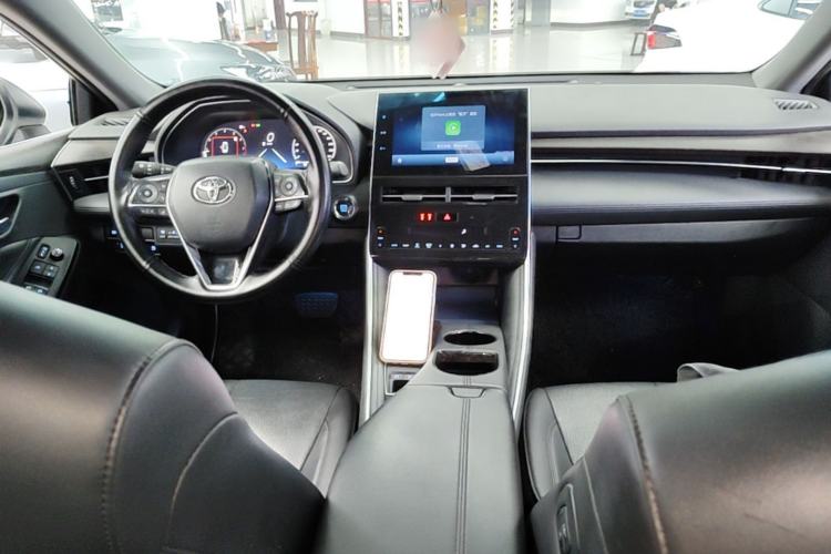 Used Toyota Avalon 2023 2.0L XLE Deluxe Edition Center Console