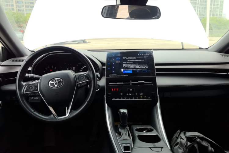 Used Toyota Avalon 2023 2.0L Luxury Edition Center Console