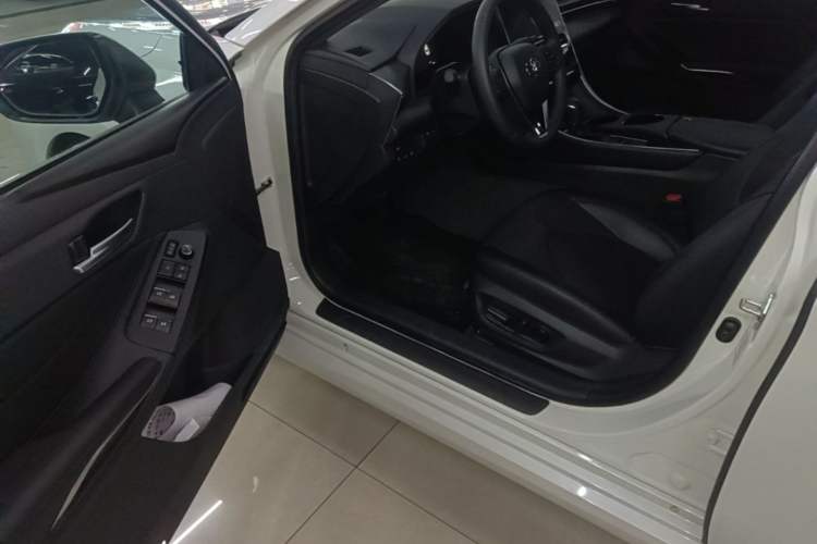 Used Toyota Avalon 2023 2.0L Luxury Edition Driver Seat
