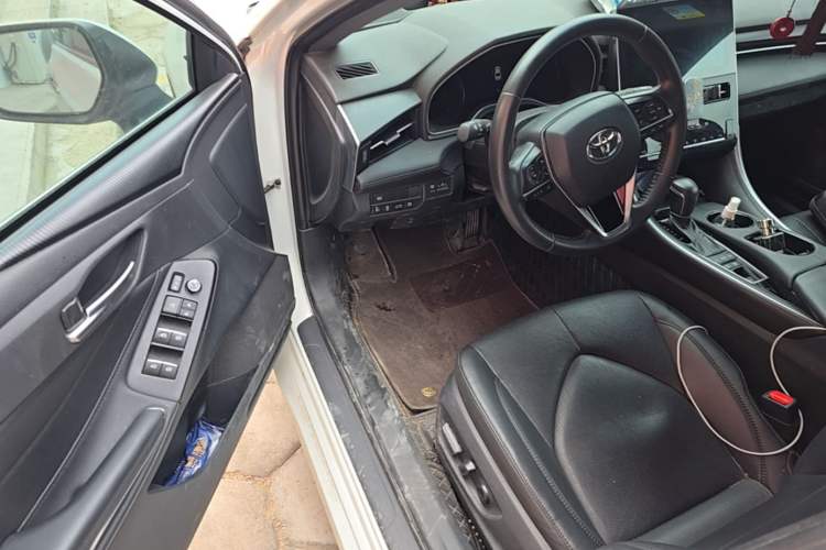 Used Toyota Avalon 2023 Dual-Engine 2.5L Luxury Edition Driver Seat