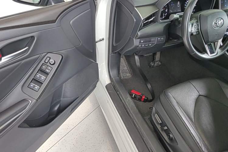 Used Toyota Avalon 2023 2.5L Luxury Edition Driver Seat