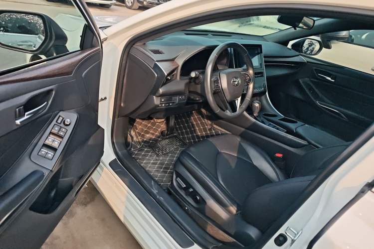 Used Toyota Avalon 2023 2.0L Premium Edition Driver Seat