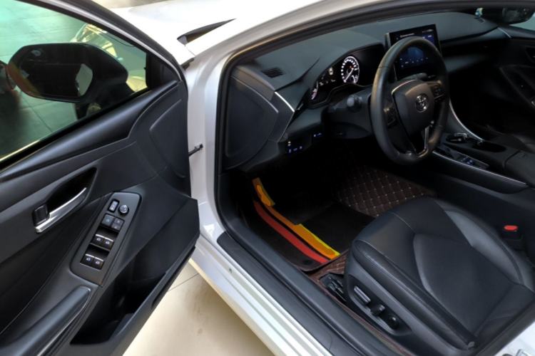 Used Toyota Avalon 2023 Dual-Engine 2.5L Luxury Edition Driver Seat
