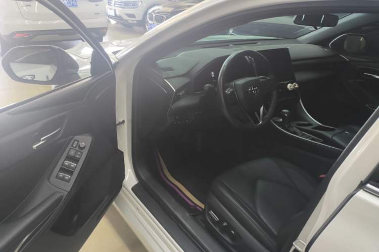 Used Toyota Avalon 2023 2.0L Luxury Edition Driver Seat