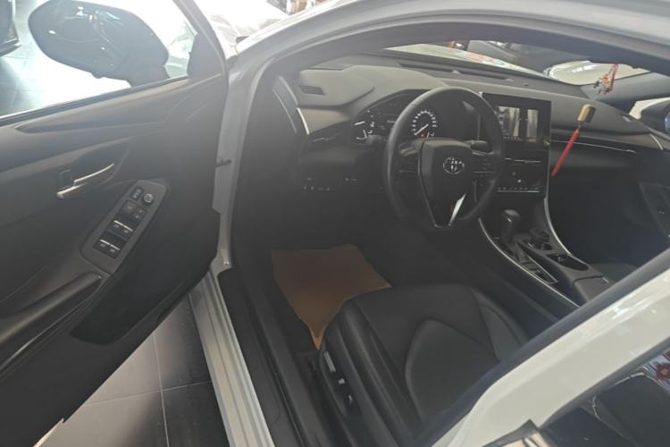 Used Toyota Avalon 2023 2.0L Premium Edition Driver Seat