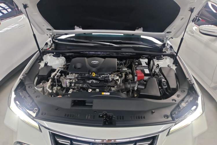 Used Toyota Avalon 2023 2.0L Progressive Edition Engine Bay