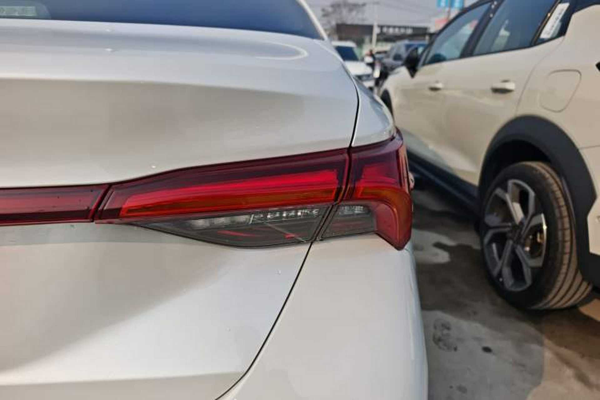 Used Toyota Avalon 2023 2.0L Premium Edition Exterior 3