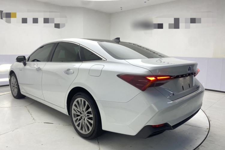 Used Toyota Avalon 2023 Dual-Motor 2.5L XLE Prestige Edition Exterior 4
