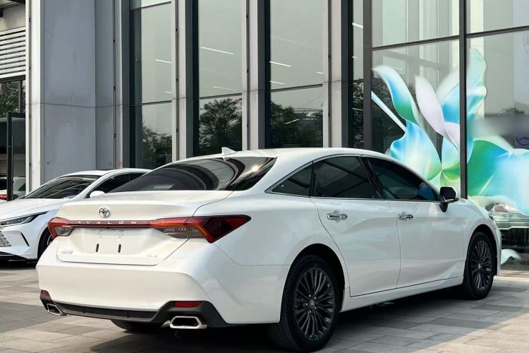Used Toyota Avalon 2023 2.0L XLE Deluxe Edition Exterior 5