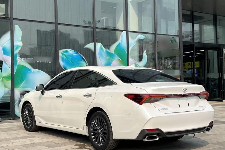 Used Toyota Avalon 2023 2.0L XLE Deluxe Edition Exterior 6