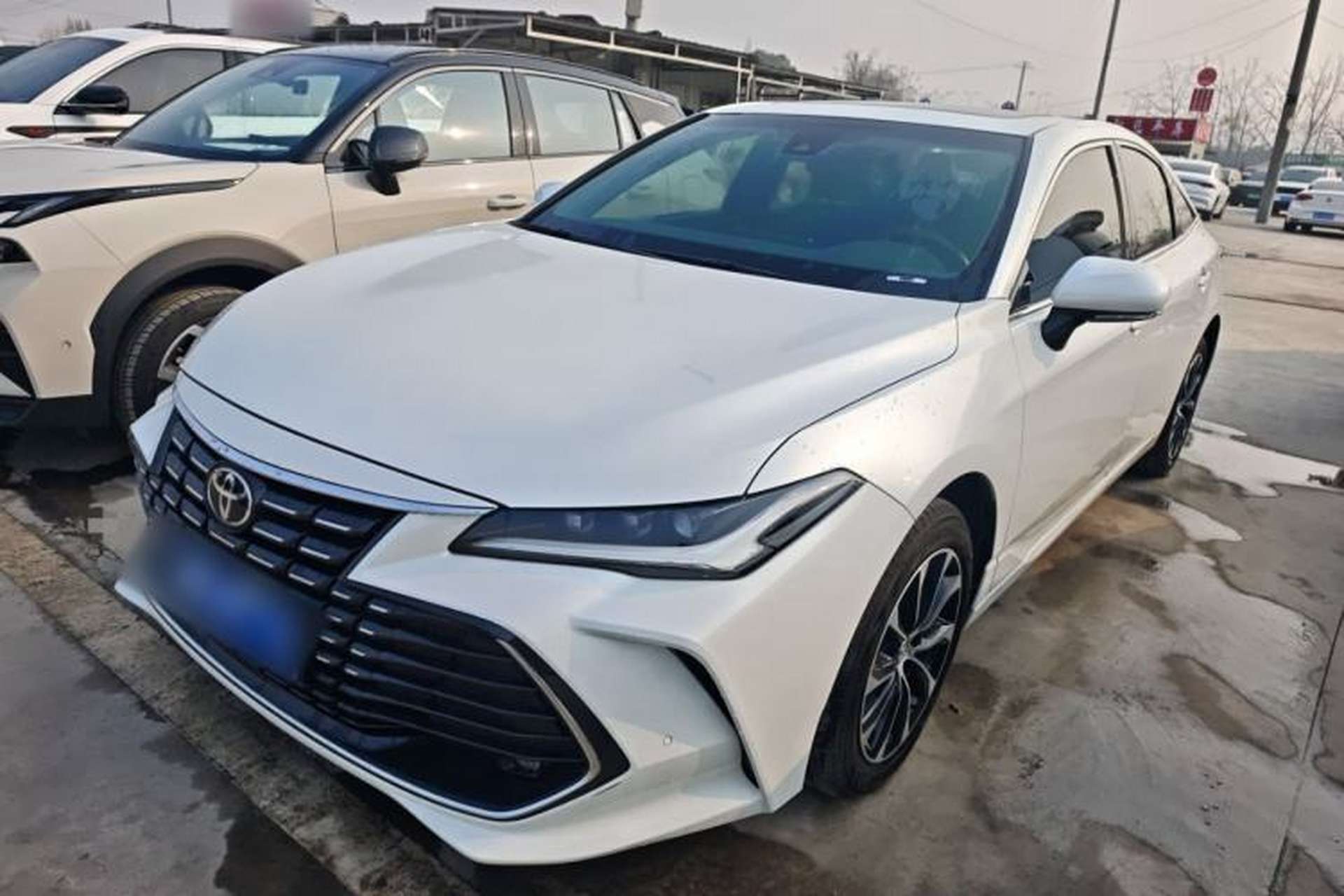 Used Toyota Avalon 2023 2.0L Premium Edition Front Left 45 Deg