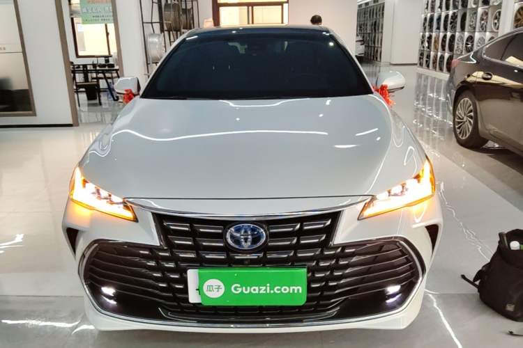 Used Toyota Avalon 2023 Dual-Motor 2.5L XLE Prestige Edition Front