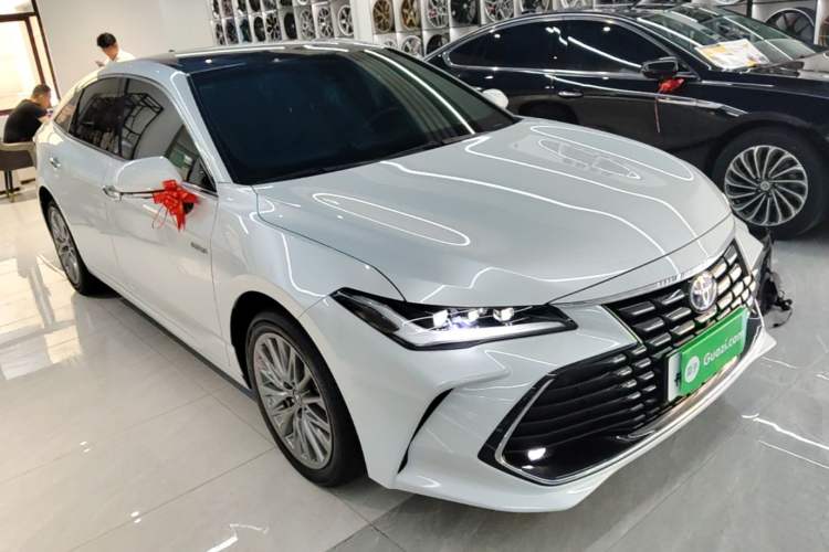 Used Toyota Avalon 2023 Dual-Motor 2.5L XLE Prestige Edition Front Right 45 Deg